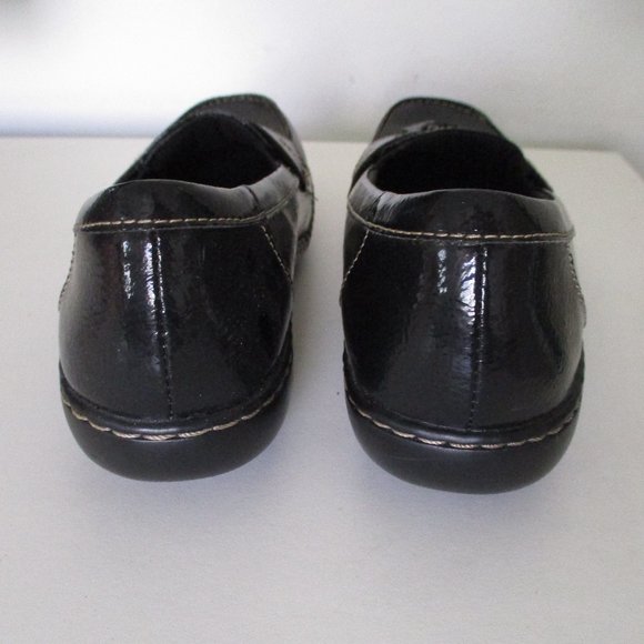 Collection by Clarks Womens Black Faux Leather Tassel Loafer NWOB - Size 7M - Picture 5 of 9
